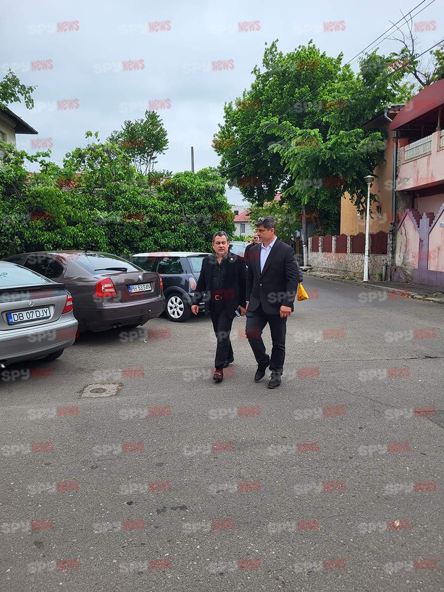 EXCLUSIV. Imagini dureroase de la înmormântarea lui Mircea Cîmpeanu! Familia și vedetele își iau rămas bun | VIDEO