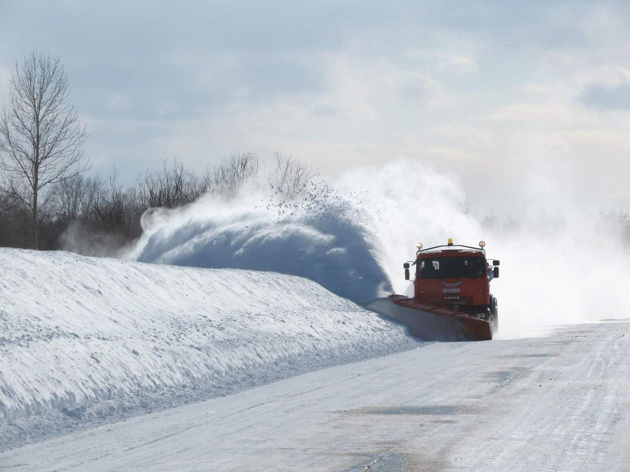 Avertizare ANM! Cod galben de ninsori și furtuni în 21 de județe ale României / HARTA
