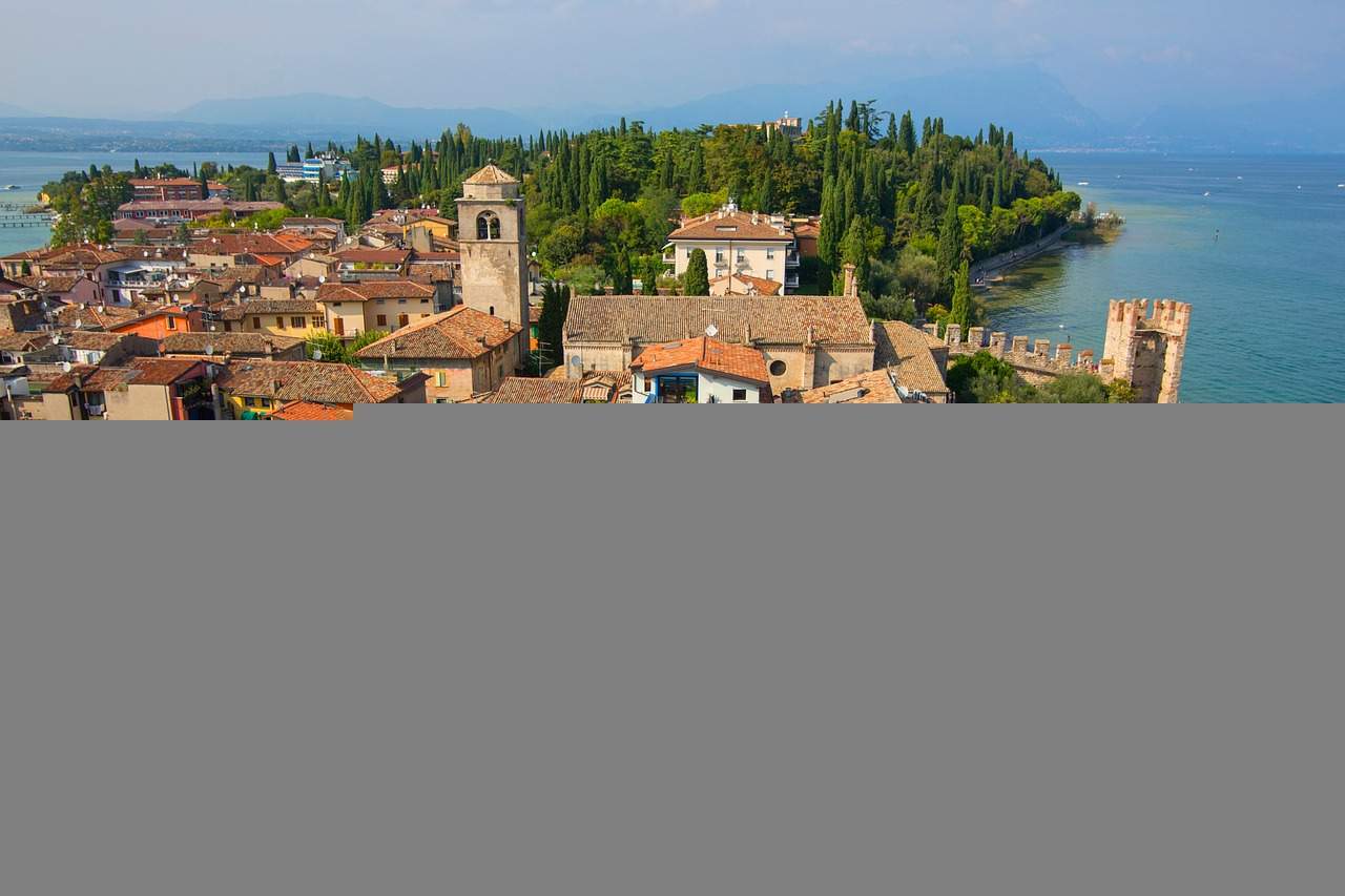 Haos într-un oraș din Italia. Peste 75.000 de turiști au vizitat locul într-un singur weekend