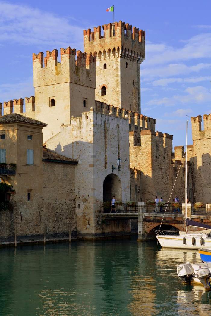 Haos într-un oraș din Italia. Peste 75.000 de turiști au vizitat locul într-un singur weekend