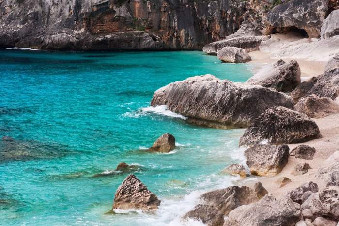 plaja Cala Goloritze din Grecia