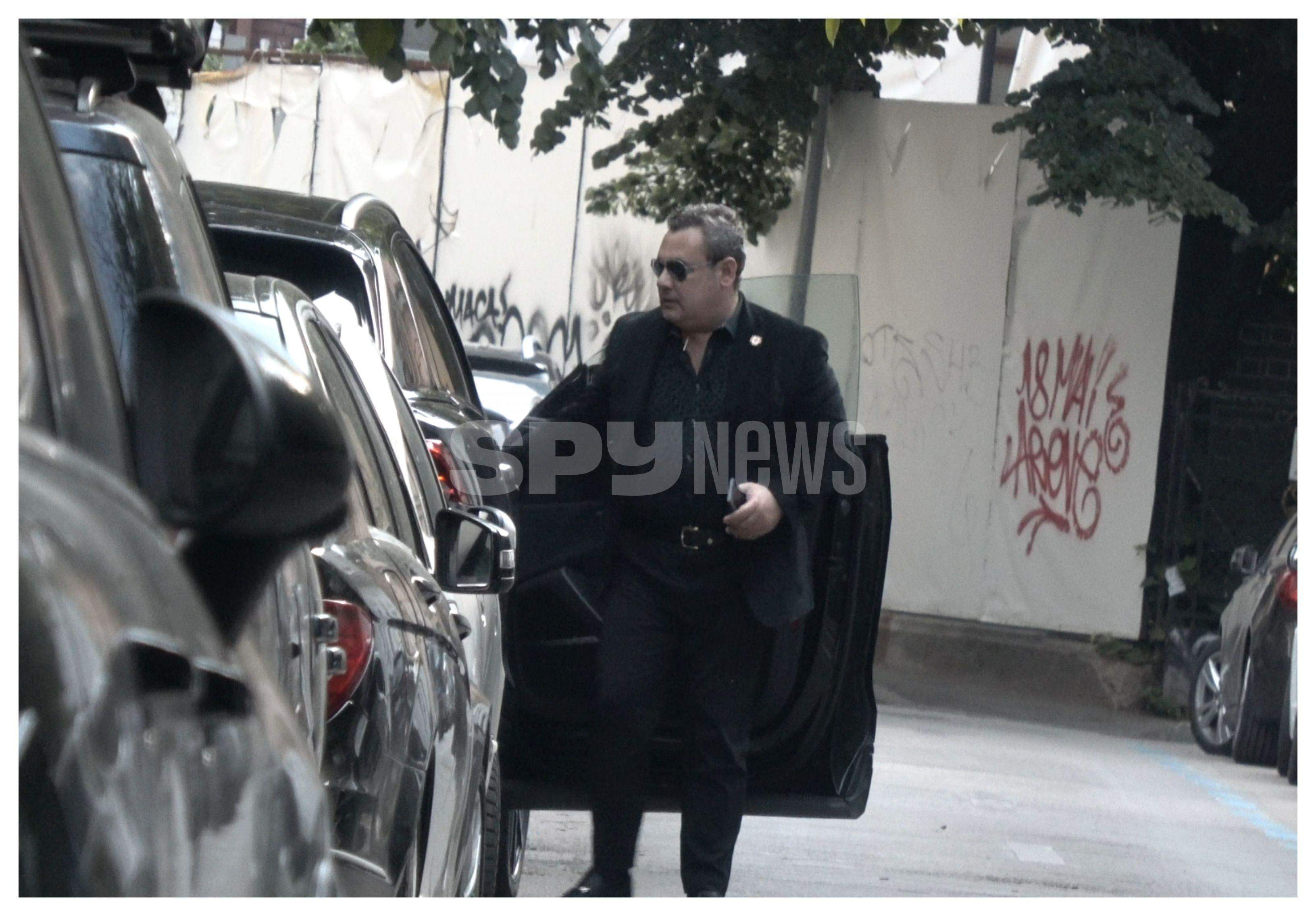 Ce a făcut Ionuț Dolănescu imediat după parastasul lui Mircea Cîmpeanu. Imagini exclusive cu artistul, după cel mai greu moment / PAPARAZZI