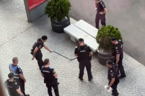 Panică pe Calea Victoriei! 8 oameni ai legii au intervenit în forță / VIDEO