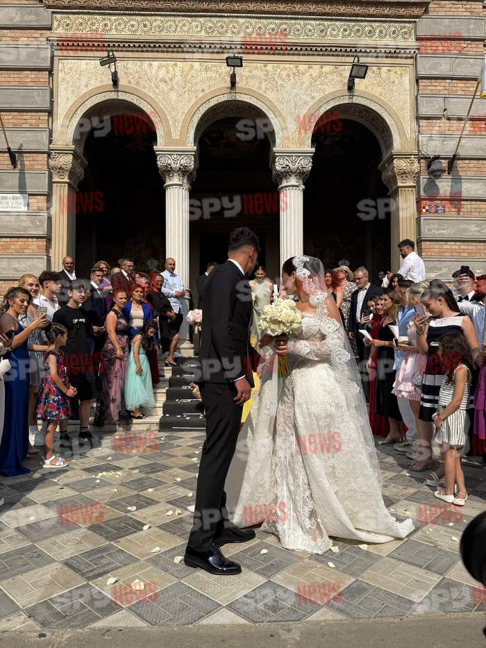 Florinel Coman și Ioana Timofeciuc, primele declarații după ce au devenit soț și soție! Fotbalistul a recunoscut că a fost copleșit de emoții: ”Sunt foarte fericit” | VIDEO