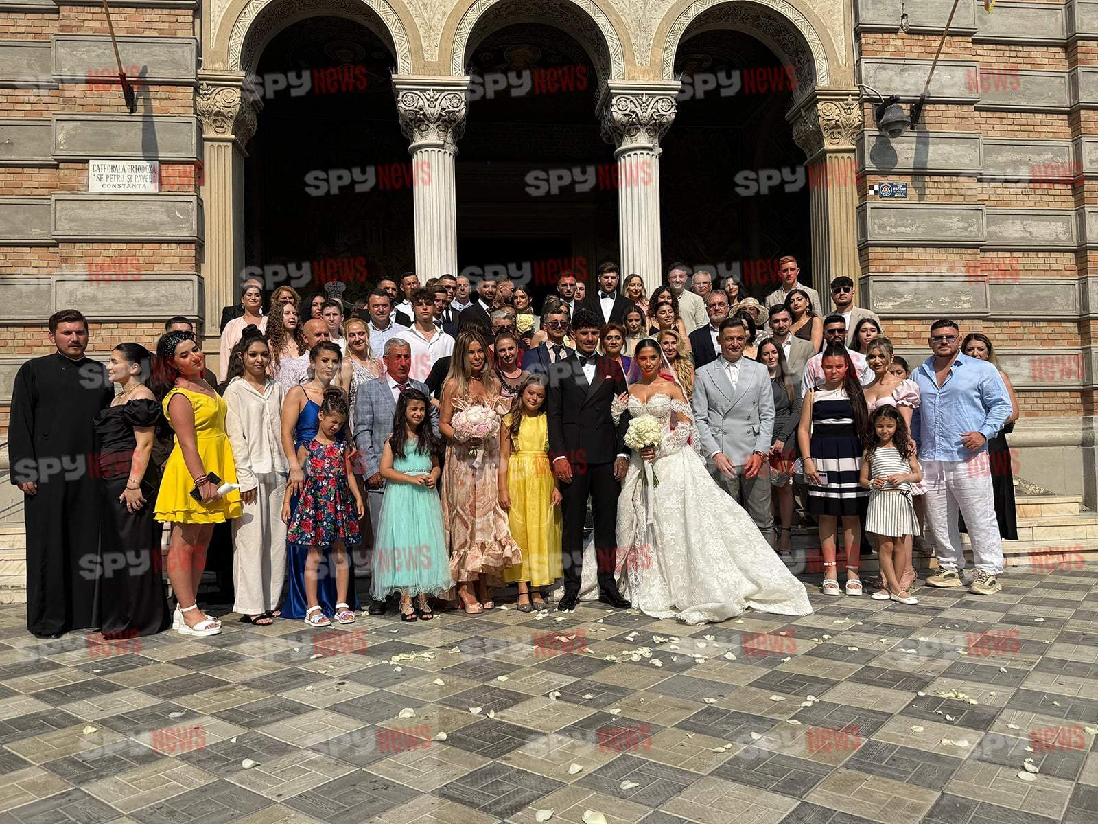 Florinel Coman și Ioana Timofeciuc, primele declarații după ce au devenit soț și soție! Fotbalistul a recunoscut că a fost copleșit de emoții: ”Sunt foarte fericit” | VIDEO
