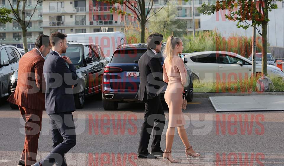 Cum s-au îmbrăcat soțiile de fotbaliști la nunta lui Florinel Coman și a Ioanei Timofeciuc. Dennis Man, Darius Olaru și Denis Alibec s-au numărat printre invitați