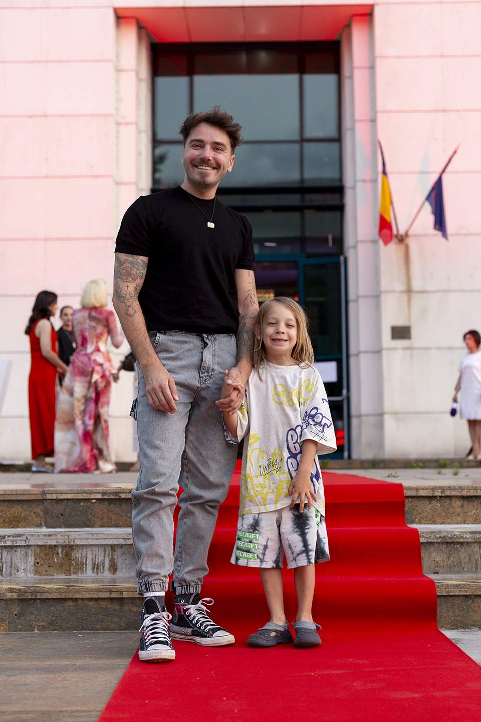 Irina Voinea, designerul român care aduce o premieră în moda românească! Folosește inteligența artificială în colecție! Cum arată creațiile