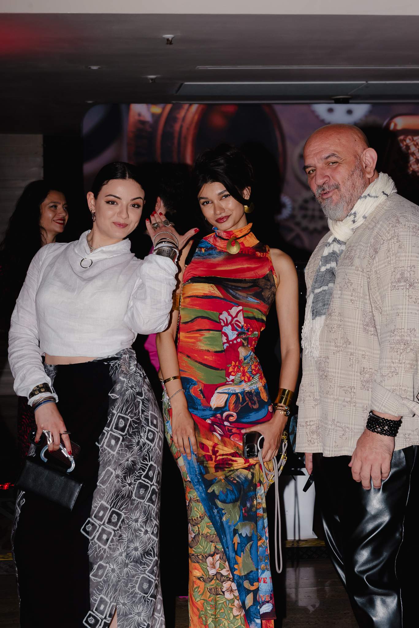 Irina Voinea, designerul român care aduce o premieră în moda românească! Folosește inteligența artificială în colecție! Cum arată creațiile