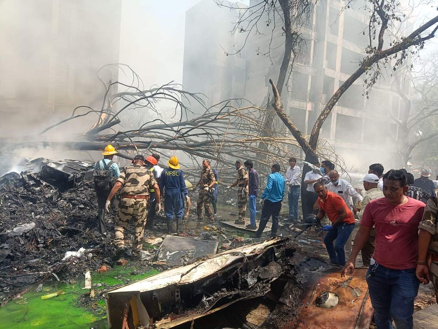 Eforturi de salvare la locul prăbușirii zborului Air India pe 12 iunie 2025 în Ahmedabad, India