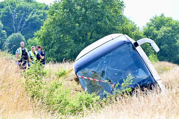 Patru morți și 28 de persoane rănite, după ce un autocar cu elevi s-a răsturnat. Doi șoferi au fost reținuți | FOTO