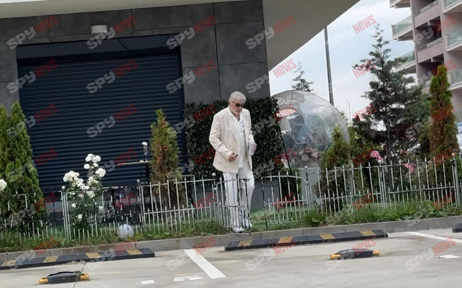 Ilie Năstase, singurel și supărat! A făcut treburi casnice și s-a premiat cu o bere rece! Imagini de senzație