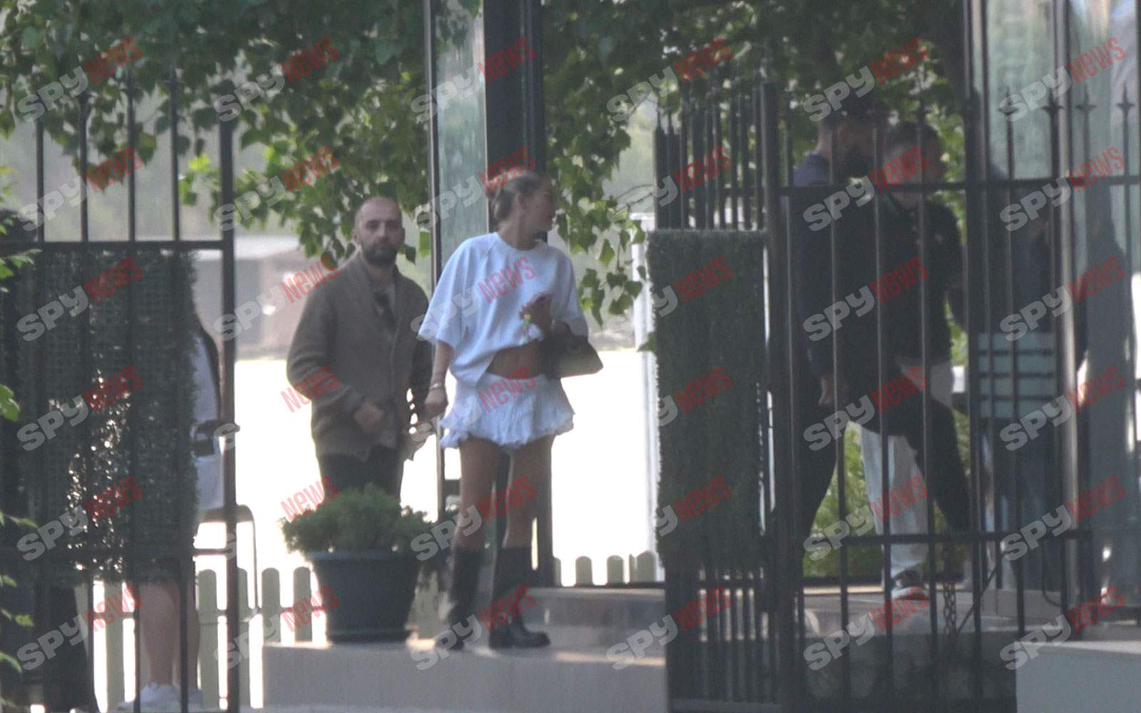 Nunta a fost senzațională, ciorba de potroace a fost mai pe leneveală! Cum s-au dres după party Florinel Coman, soția și nașii | PAPARAZZI