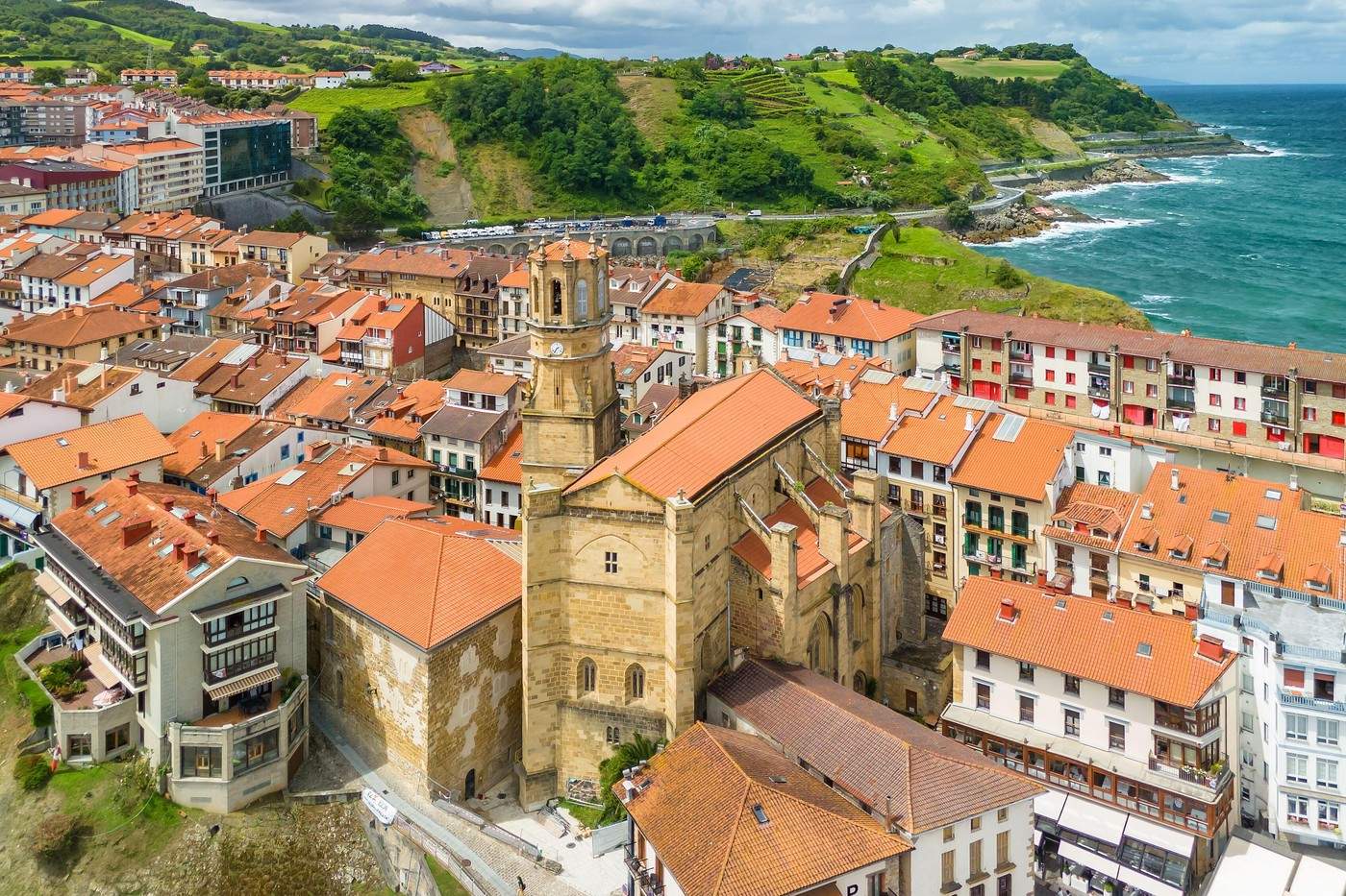 Vedere aeriană a orașului Getaria, Țara Bascilor, nordul Spaniei