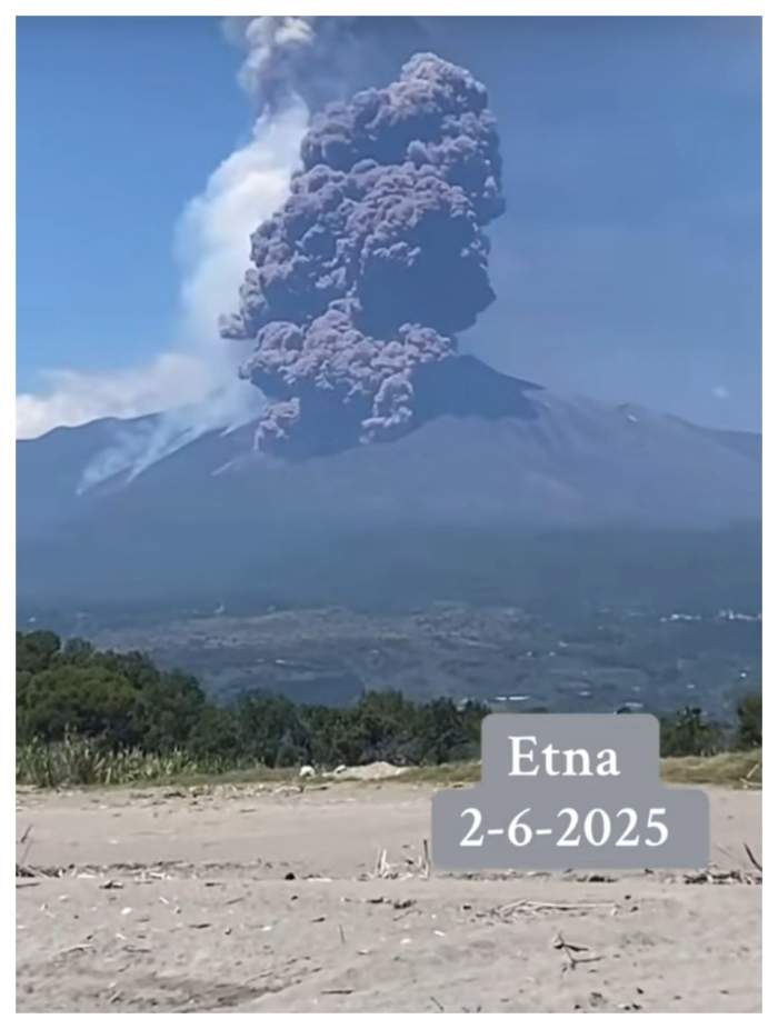 Imagini de coșmar după ce Vulcanul Etna a erupt în Italia. Norii de cenușă au ajuns la câțiva kilometri / VIDEO