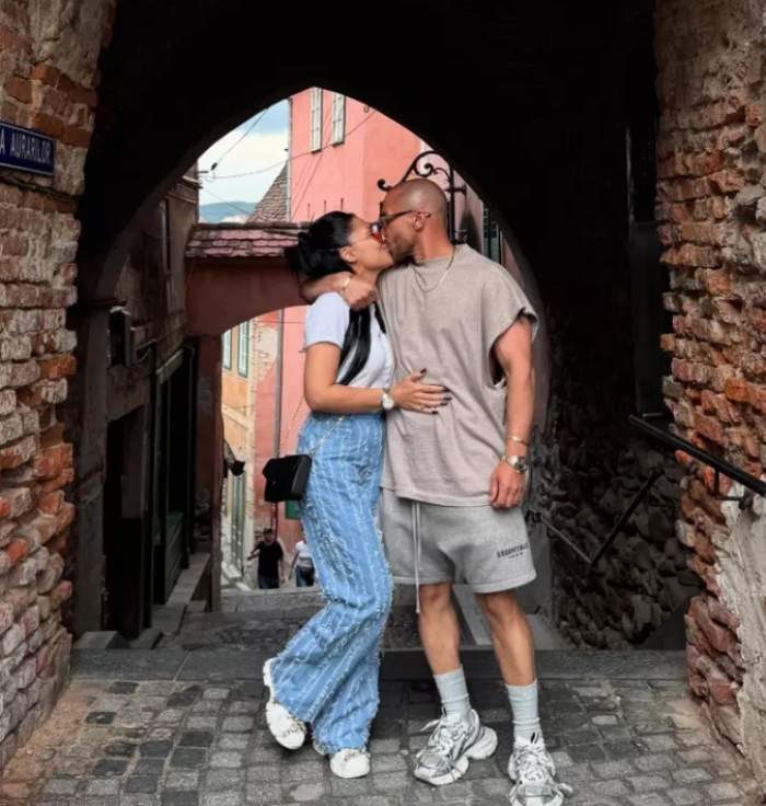 catalin dobrescu si fosta lui in timp ce se saruta