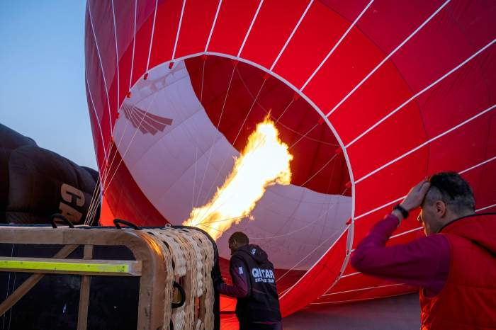Incident grav! Cel puțin opt persoane au murit după ce un balon cu aer cald a fost cuprins de flăcări și s-a prăbușit 