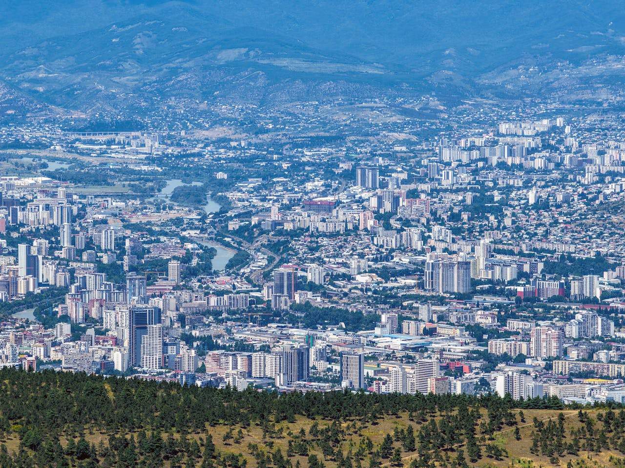 Orașele europene în care poți călători singur! Vei avea parte de experiențe deosebite