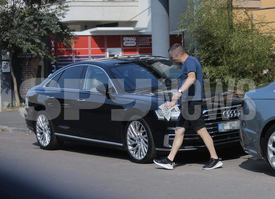 Imagini rare cu Corina Caciuc, partenera lui Laurențiu Reghecampf! În compania cui a fost surprinsă bruneta / PAPARAZZI