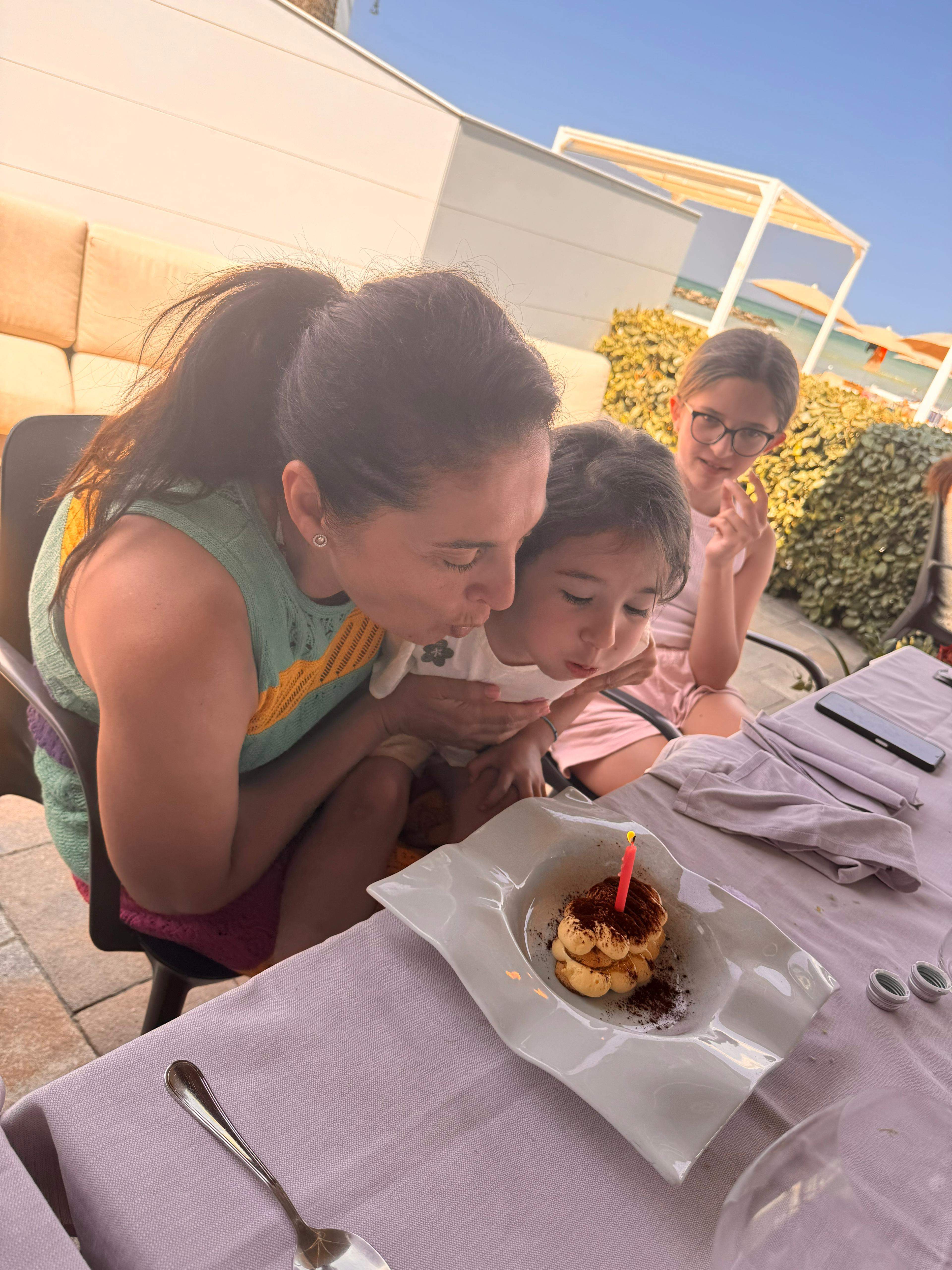 Chef Richard Abou Zaki și-a sărbătorit mama: ”Weekend-urile sunt pline pentru mine vara, dar de ziua ei mereu îmi rezerv timp pentru ea”