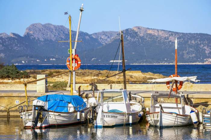 Coasta de lângă Colonia de Sant Pere, Golful Alcudia, Insula Mallorca, Spania