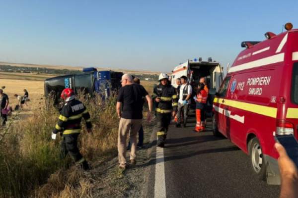 Autocar cu 61 de persoane, răsturnat în apropiere de Constanța! A fost activat planul roșu de intervenție | FOTO