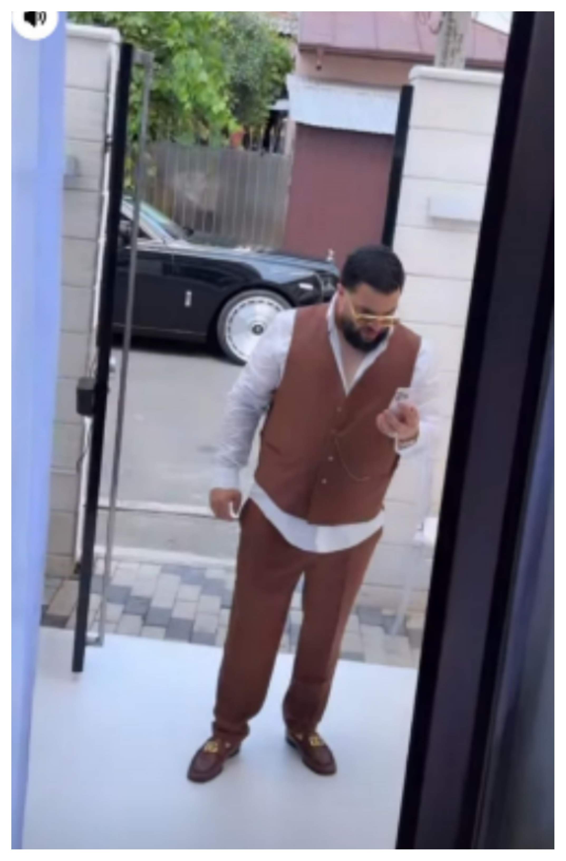 Tzancă Uraganu și Alina Marymar își botează fiica! Imagini exclusive de la cel mai opulent eveniment