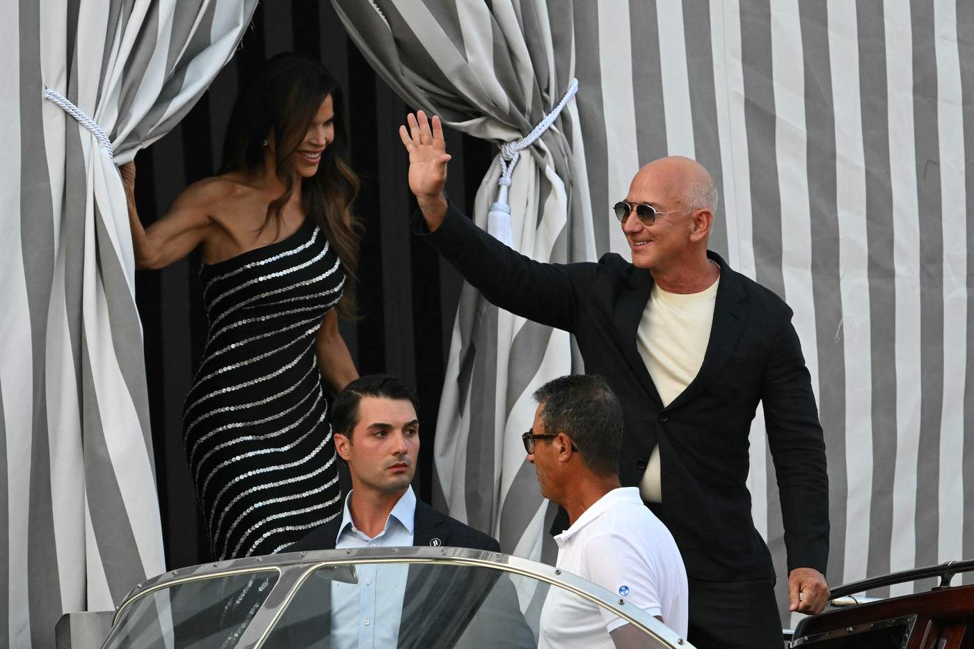 Jeff Bezos și Lauren Sanchez