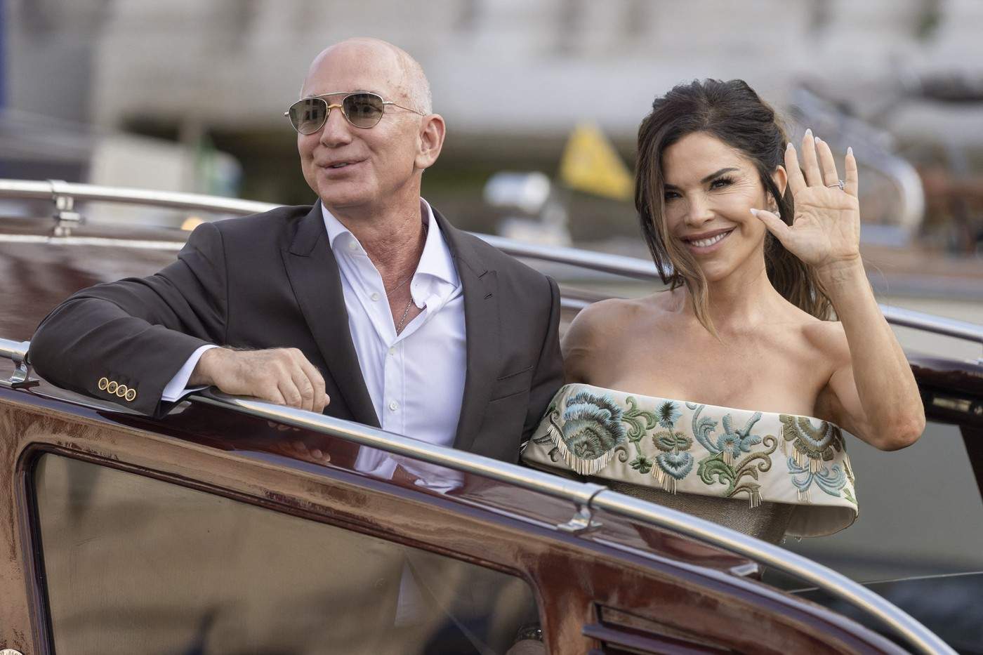 Jeff Bezos și Lauren Sanchez