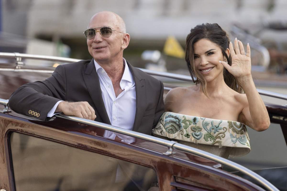 Jeff Bezos și Lauren Sanchez