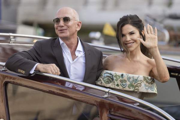 S-a lăsat cu arestări la nunta lui Jeff Bezos cu Lauren Sanchez! Tensiuni mari în Veneția