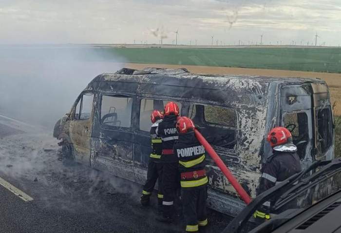 microbuz în flăcări în Tulcea