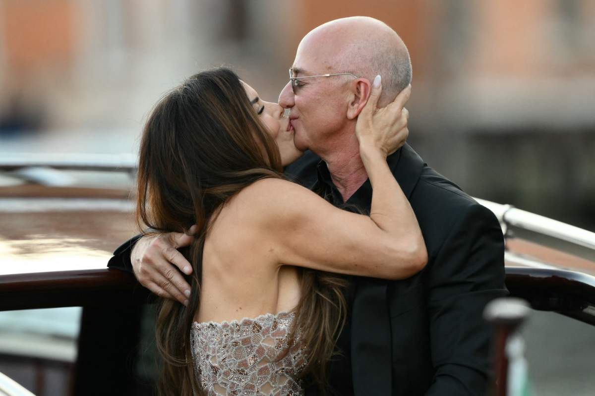 Jeff Bezos și Lauren Sanchez