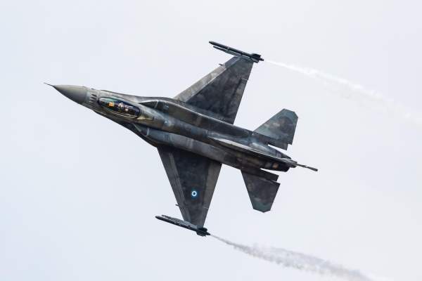 NATO mobilizează avioane de război, după ce Rusia a doborât un avion al Occidentului în atacul asupra Ucrainei. Avertismentul organizației