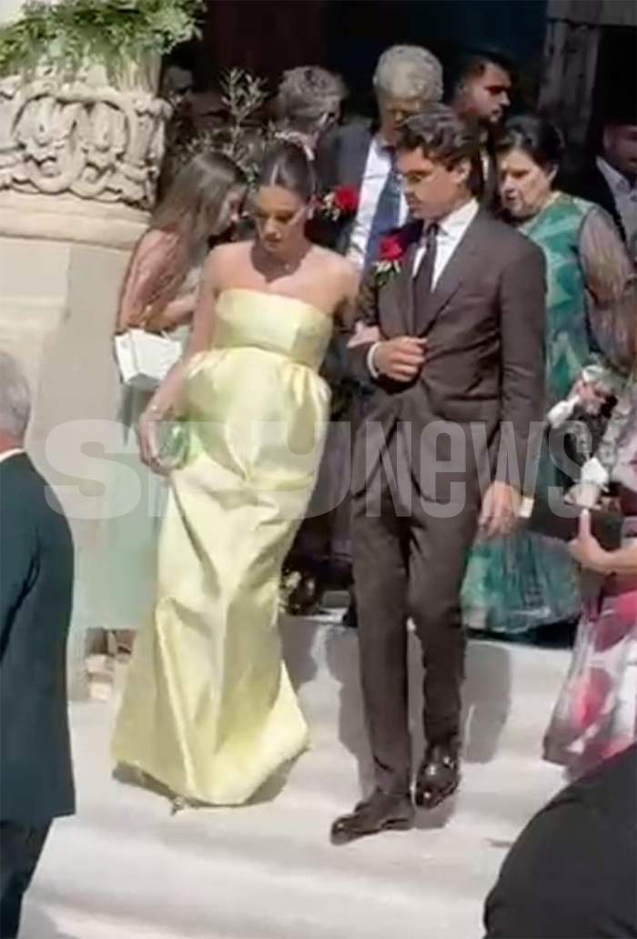 Imagini rare! Ținuta Elenei Hagi i-a pus în evidență burtica de gravidă, la nunta Kirei Hagi! Cât de atent este soțul ei, Ianis | VIDEO