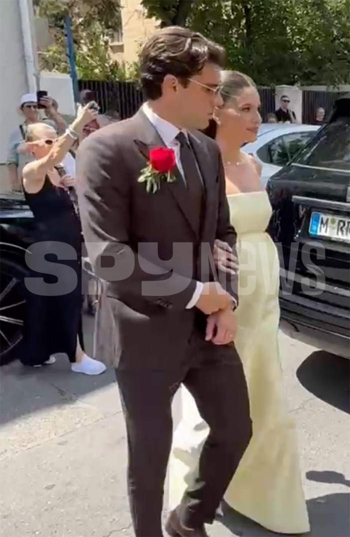 Imagini rare! Ținuta Elenei Hagi i-a pus în evidență burtica de gravidă, la nunta Kirei Hagi! Cât de atent este soțul ei, Ianis | VIDEO