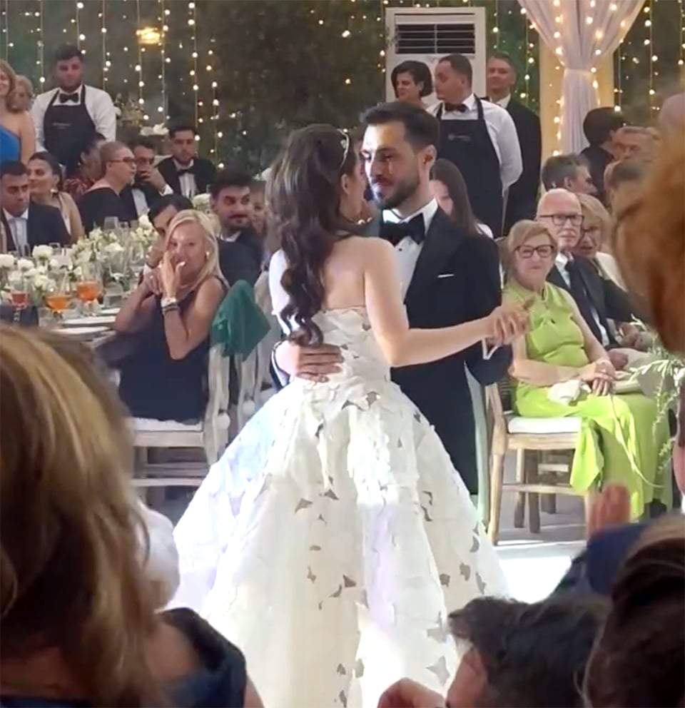 Kira Hagi și Thomas Ferfelis, dansul mirilor! Imagini superbe din interiorul petrecerii | VIDEO