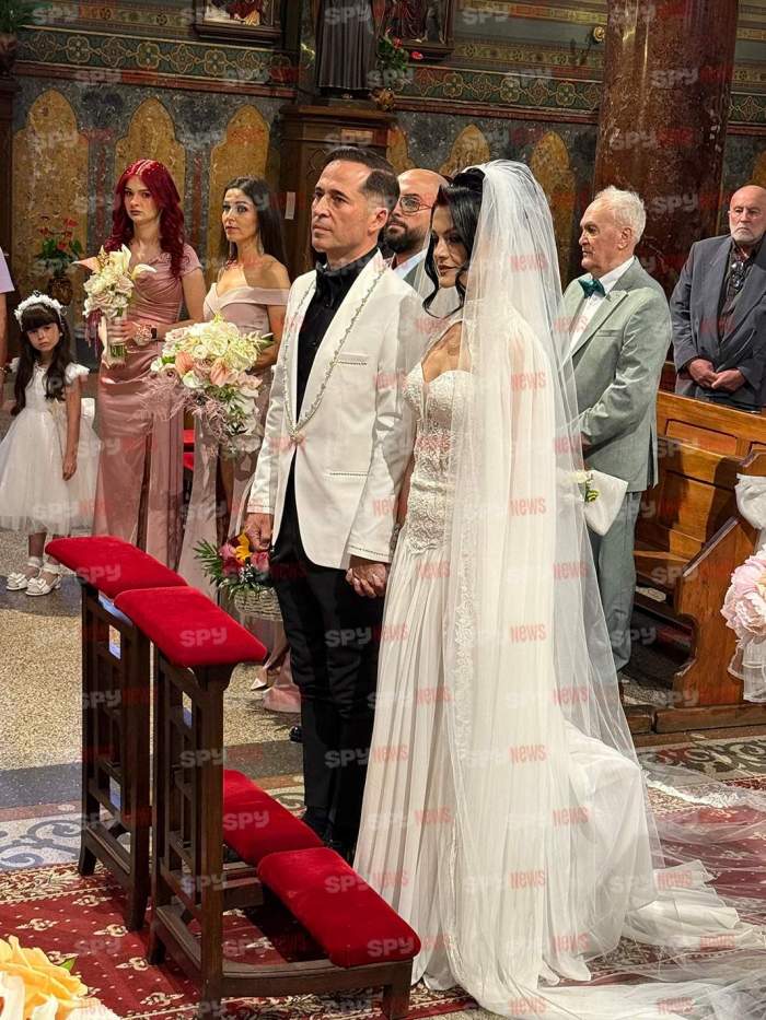 Ce surprize i-a făcut Magdalena Chihaia lui Dinu Maxer chiar la petrecerea lor de nuntă! Ce s-a întâmplat, de fapt, cu rochia ”buclucașă” care i-a jucat feste miresei. Detalii exclusive