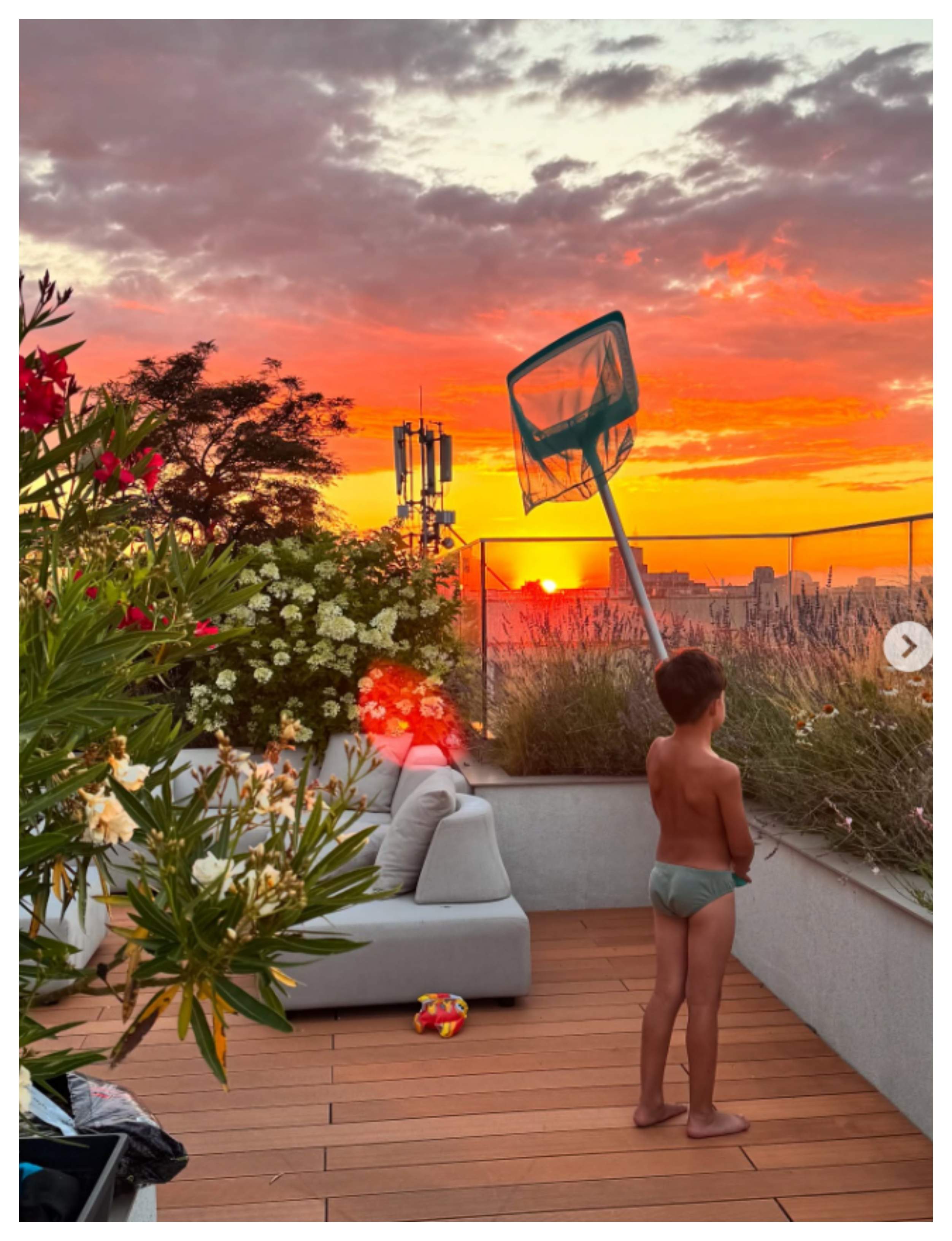 Cât de spectaculos arată terasa penthouse-ului Andreei Popescu! Imagini cu locuința vedetei | FOTO