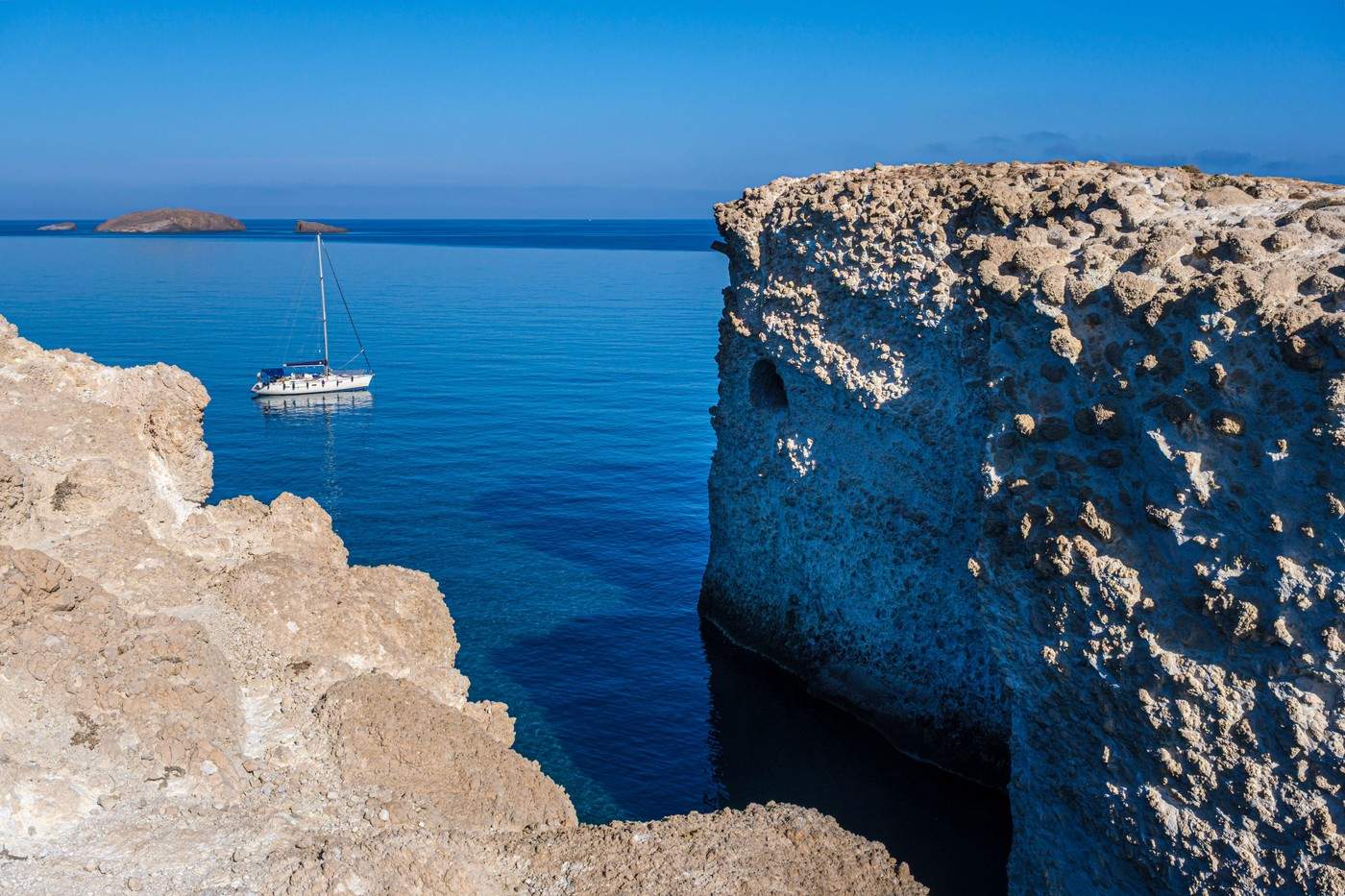Locul unde Grecia încă mai păstrează farmecul autentic. Escapada perfectă pentru vara aceasta