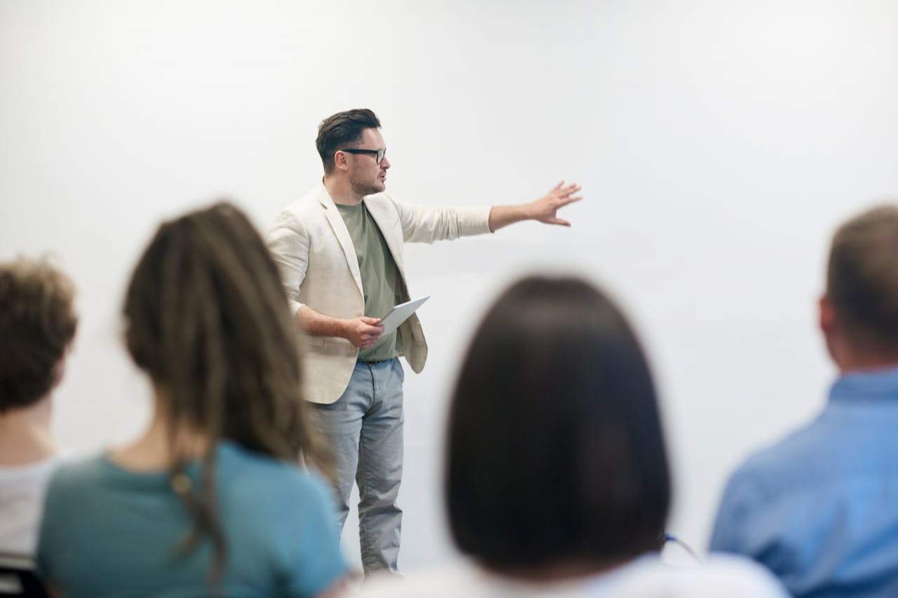 5 iunie, Ziua Învățătorului, zi liberă pentru elevi și profesori. Ce semnificație are