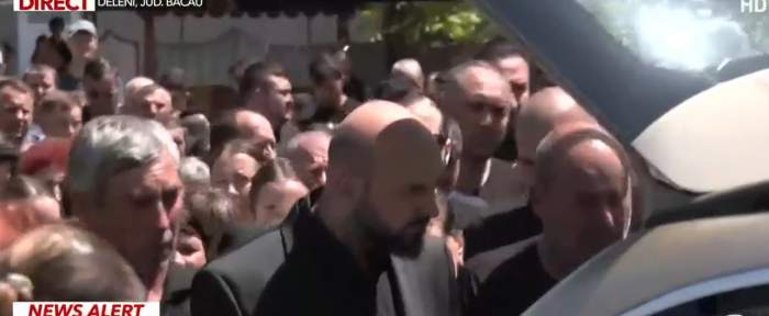 Primele imagini de la înmormântarea Teodorei Marcu! Soțul ei, Alex, își ia rămas bun de la ea | FOTO