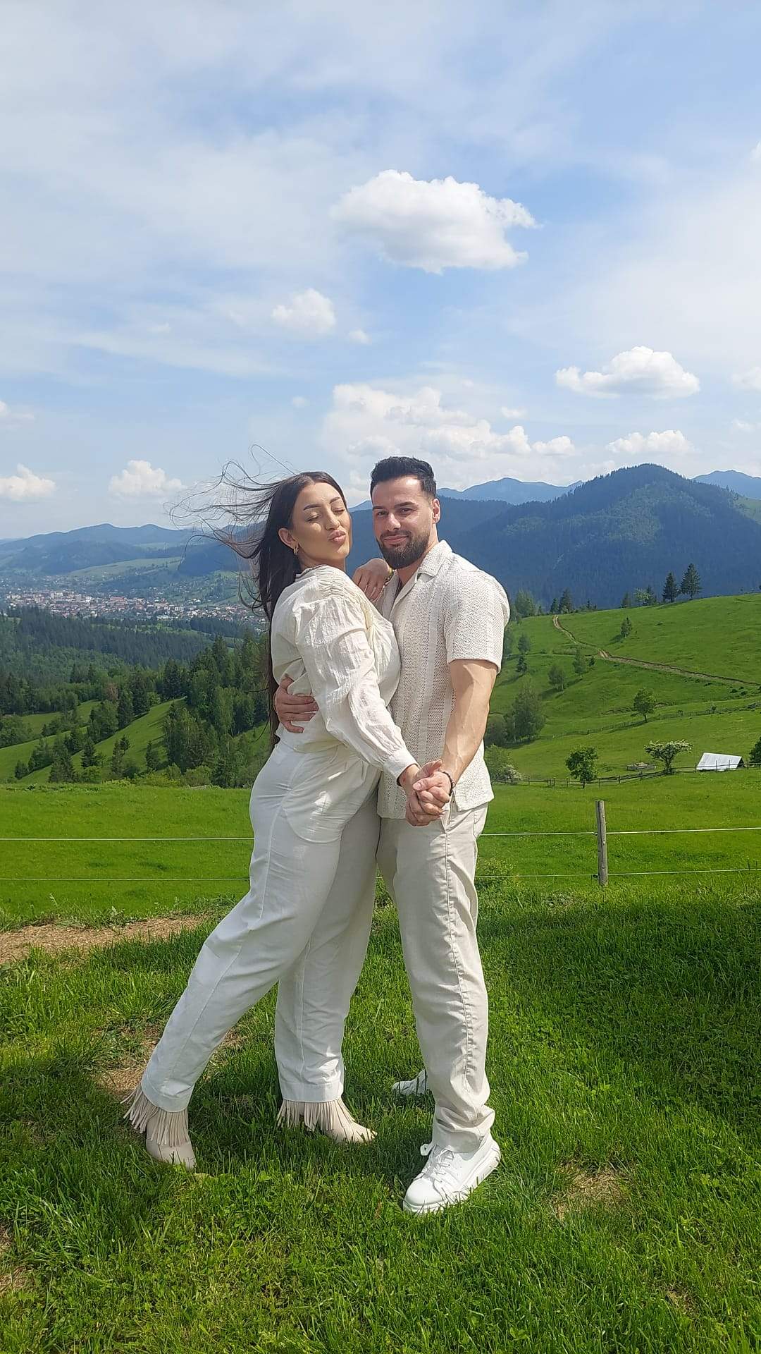 Dragostea și emoțiile s-au contopit într-o cerere în căsătorie de neuitat, în reality show-ul Mireasa, la Antena 1: „Nu ne mai desparte nimeni și nimic!”