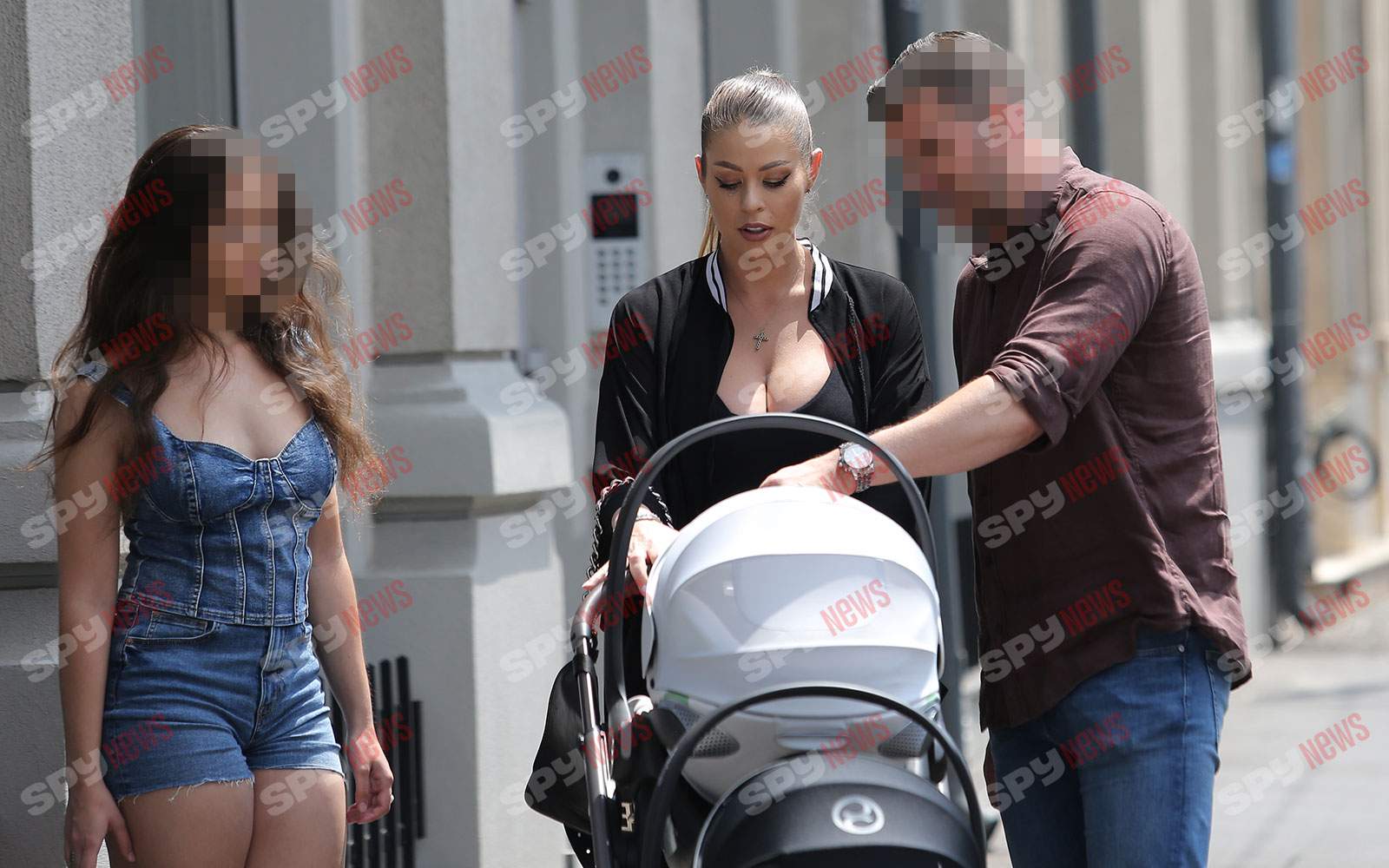 Roxana Nemeş se pregăteşte intens pentru cea mai emoţionantă zi din viaţa ei! Paparazzii Spynews.ro au prins-o în acţiune