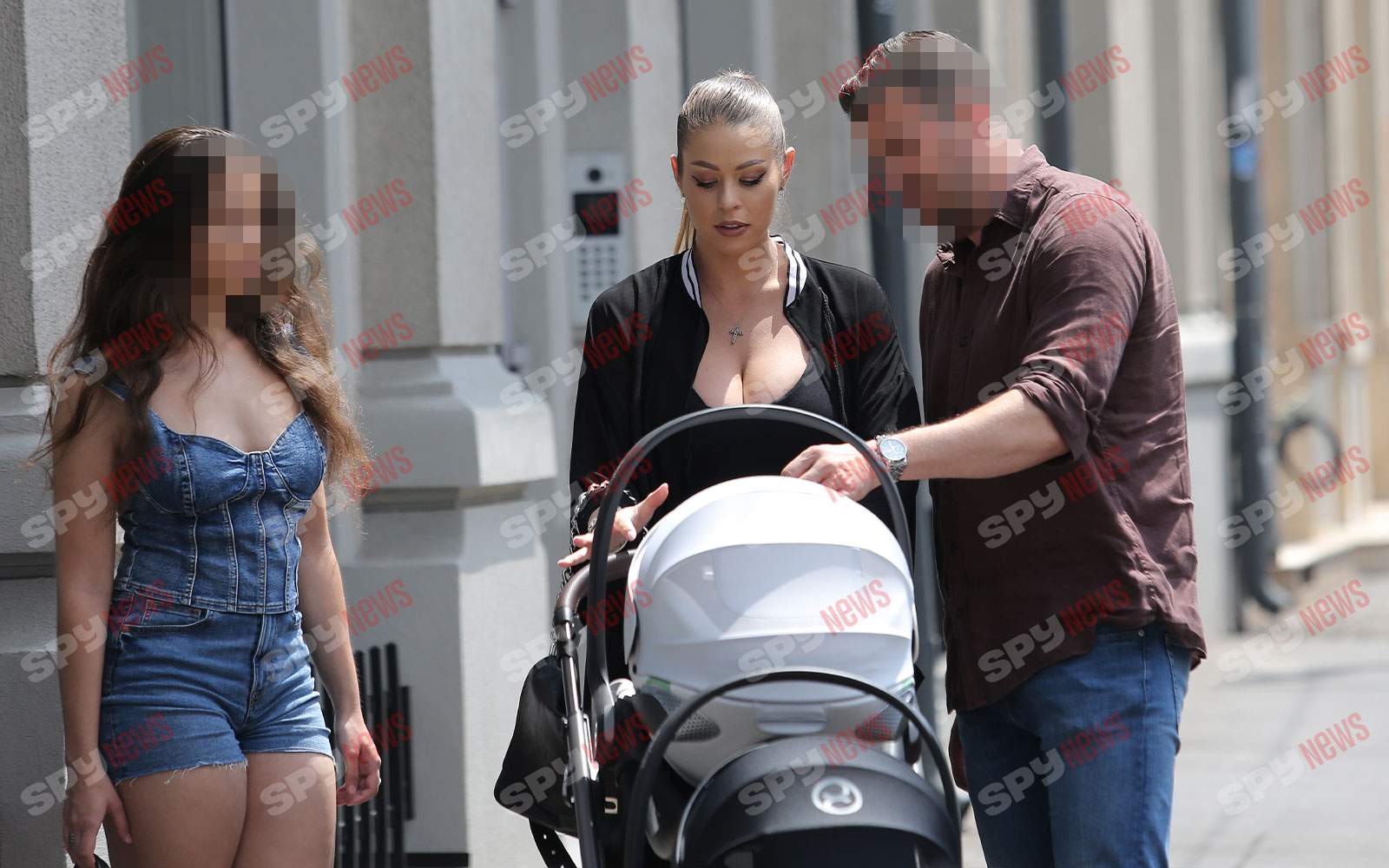 Roxana Nemeş se pregăteşte intens pentru cea mai emoţionantă zi din viaţa ei! Paparazzii Spynews.ro au prins-o în acţiune