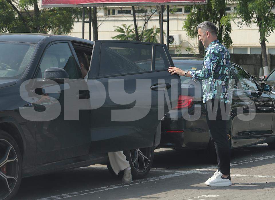 Flick face orice pentru confortul soției și al fiicei! Aleargă, la propriu, ca să le fie bine / PAPARAZZI