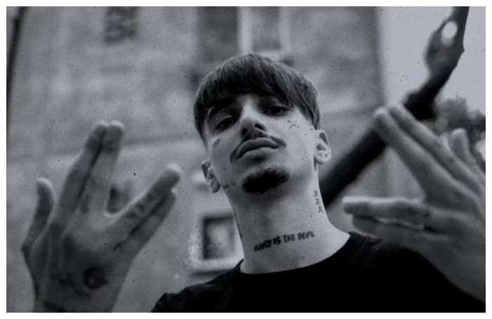 Imagini dureroase de la priveghiul lui Raul WS. Trapperul urmează să fie înmormântat: „Drum lin spre cer”