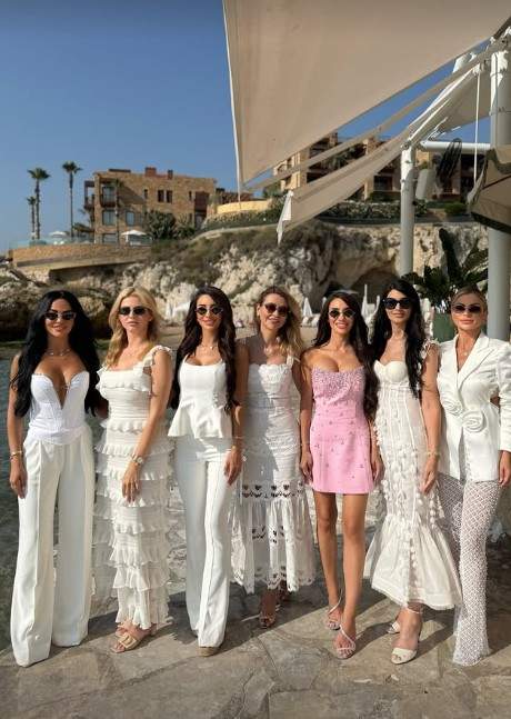 Imagini fabuloase de la nunta unei românce! S-a căsătorit cu un milionar din Dubai! Invitaţi de marcă: vedete din România! / VIDEO