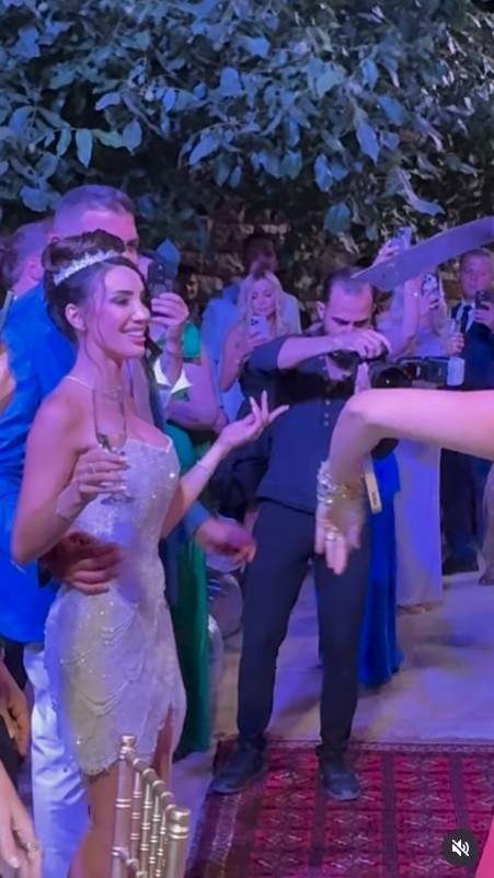 Imagini fabuloase de la nunta unei românce! S-a căsătorit cu un milionar din Dubai! Invitaţi de marcă: vedete din România! / VIDEO