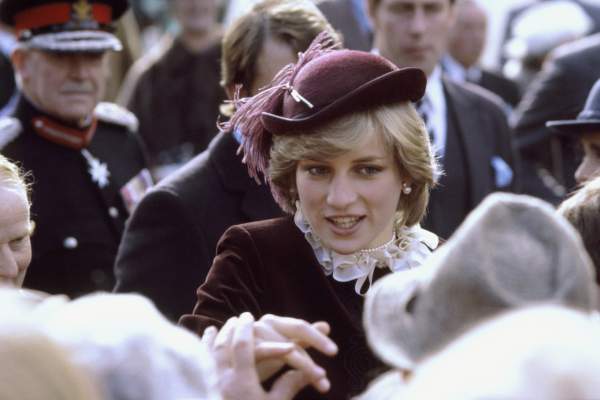 Azi ar fi împlinit 64 de ani și ar fi fost bunica a 5 nepoți. Imagini rare din copilăria prințesei Diana