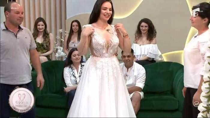 Mireasa - Capriciile Iubirii. Fetele au defilat în rochii de mireasă, în fața mamelor. Pentru ce creații au optat Mihaela, Emma, Maria și Roberta | FOTO